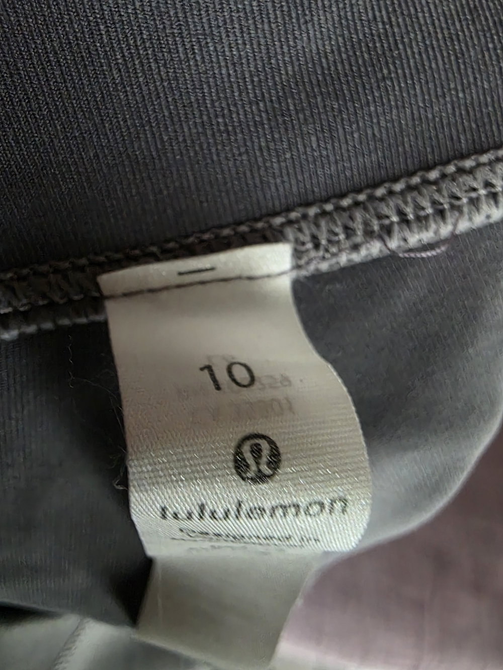 Lululemon High-Waist Leggings in Deep Charcoal & Brown - Picture 4 of 4